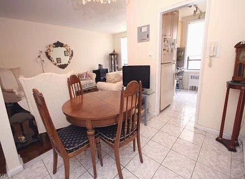 4th image of 2260 Burnett St APT 3D