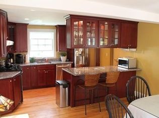 376 Butman Rd, Lowell, MA 01852