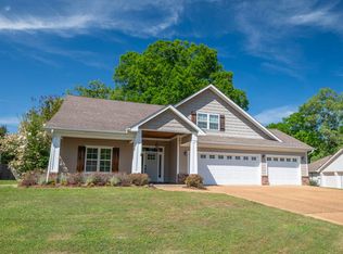 614 S Wedgewood Rd, Starkville, MS 39759