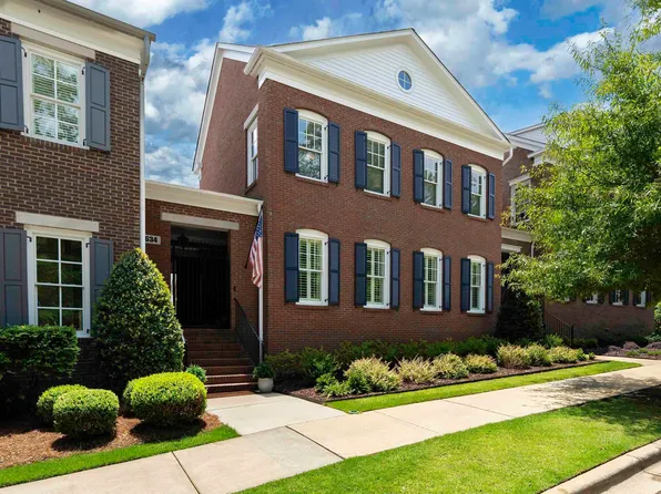 634 Preserve Pkwy, Hoover, AL 35226