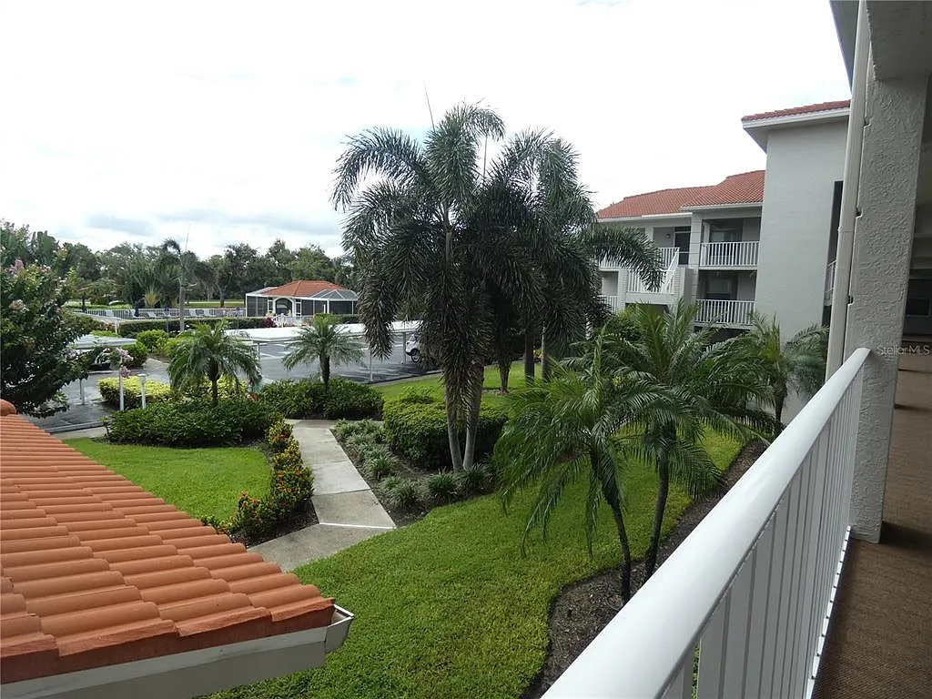 9320 Clubside Cir — Photo 2