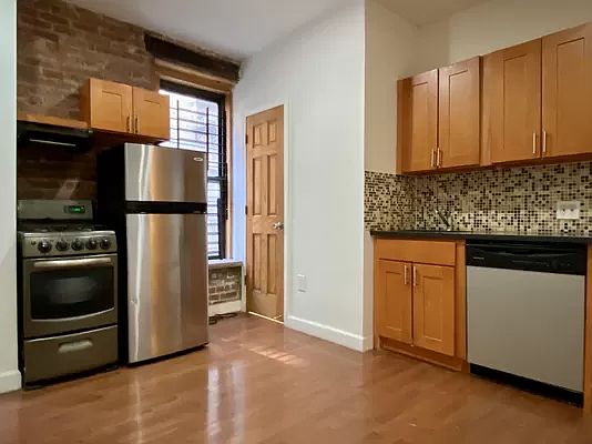 2nd image of 212 E 122nd St #1R