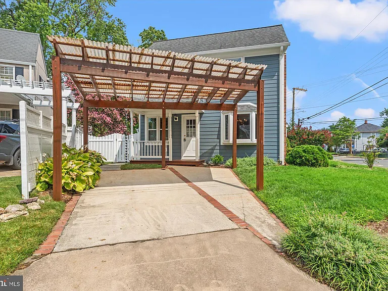16 E Braddock Rd — Photo 3