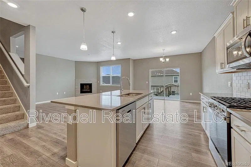5 bed, 3.0 bath, 3928 sqft, $3,495 — Photo 4