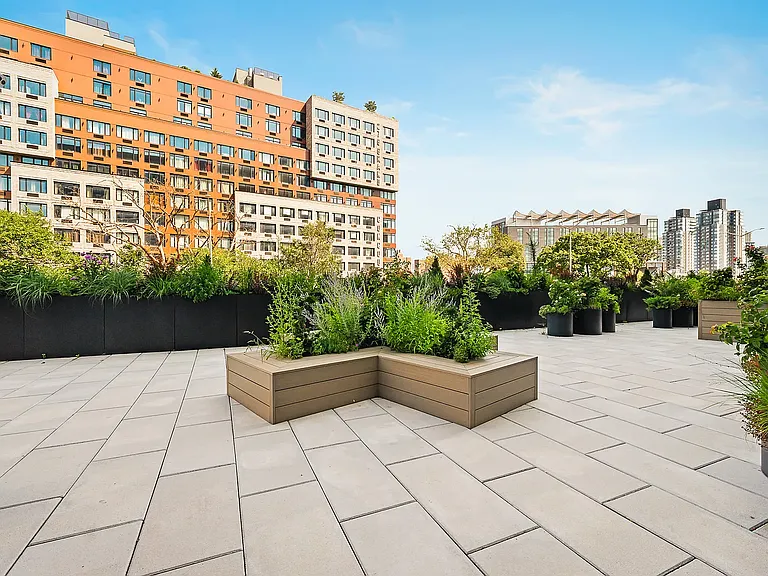 261 Grand Concourse #5818 — Photo 34