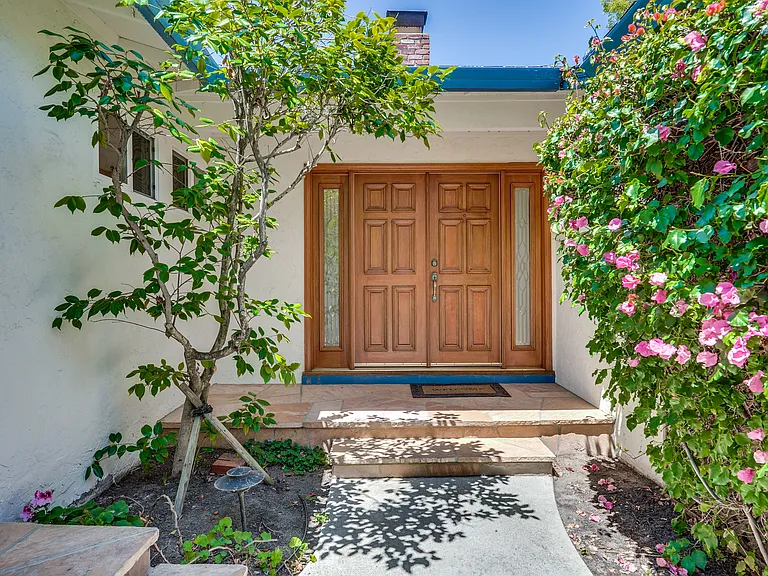 1289 Glen Haven Dr — Photo 3