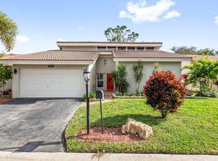 1621 Riverwood Ln, Coral Springs, FL 33071