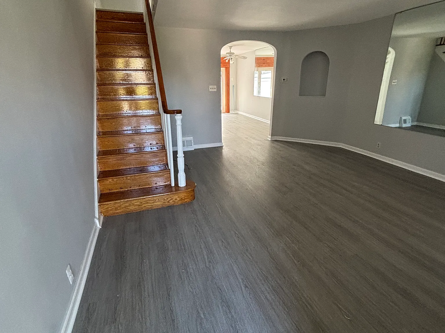 3 bed, 1.5 bath, 1208 sqft, $1,800 — Photo 2