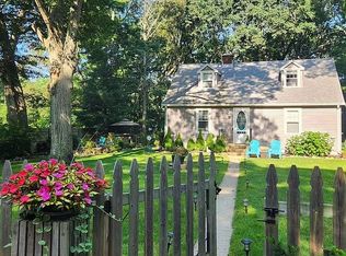 111 E Pattagansett Rd, Niantic, CT 06357