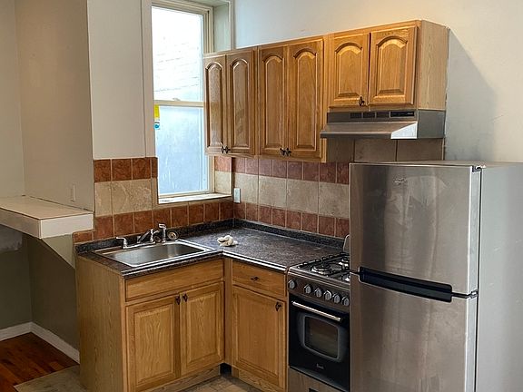4th image of 234 E 106th St #4C9