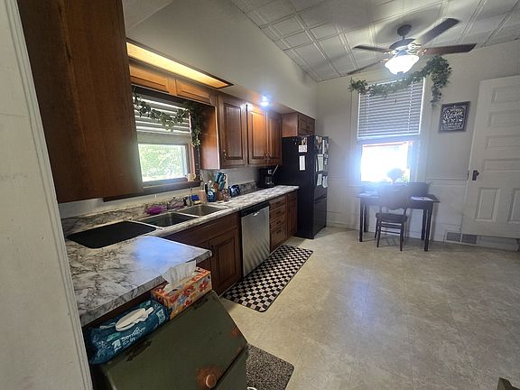 3rd image of 230 Fort Edwards Dr