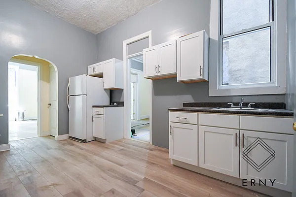 Rented by ERNY LLC | media 11