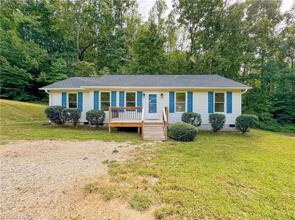 2684 McCollem Ln, Kernersville, NC 27284
