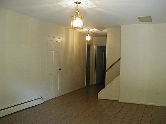 5th image of 9807 Ashburton Ln