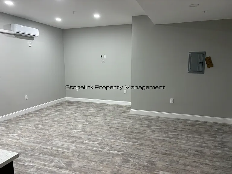 387 Broad St — Photo 21
