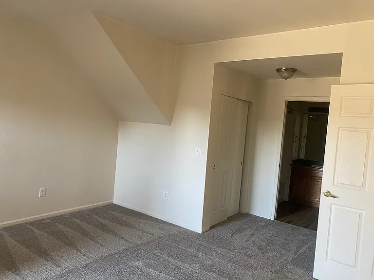 2541 S Bahama Cir #B — Photo 11