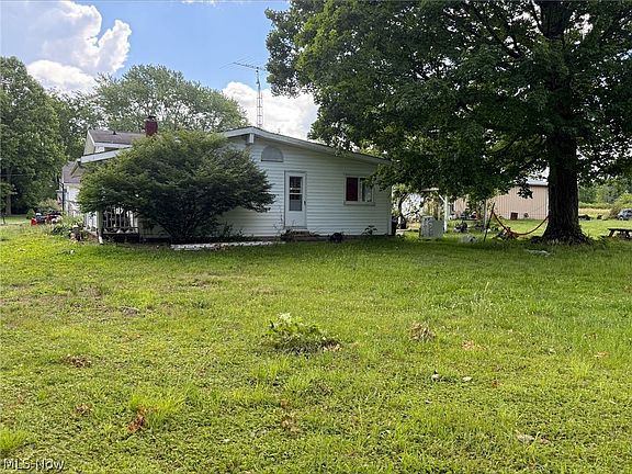 3rd image of 1416 Jones Rd