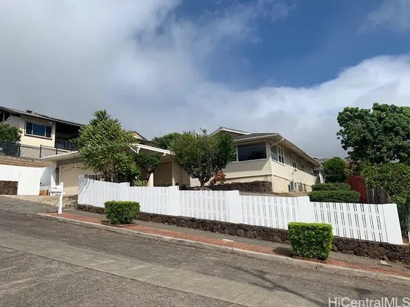 98-1218 Alolua St, Aiea, HI 96701