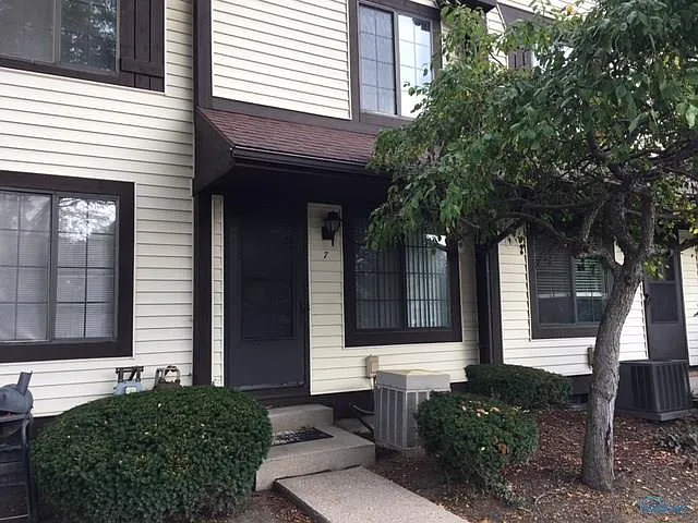 4515 W Bancroft St APT 7 photo 1