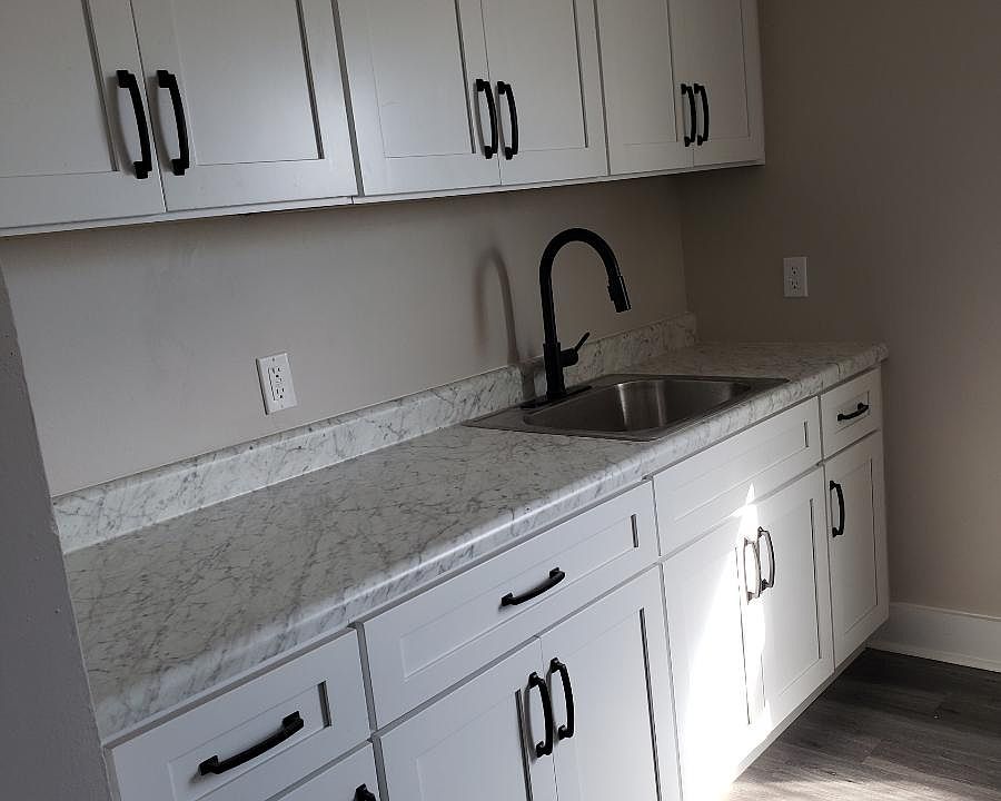 2nd image of 441 Maryland St APT 2