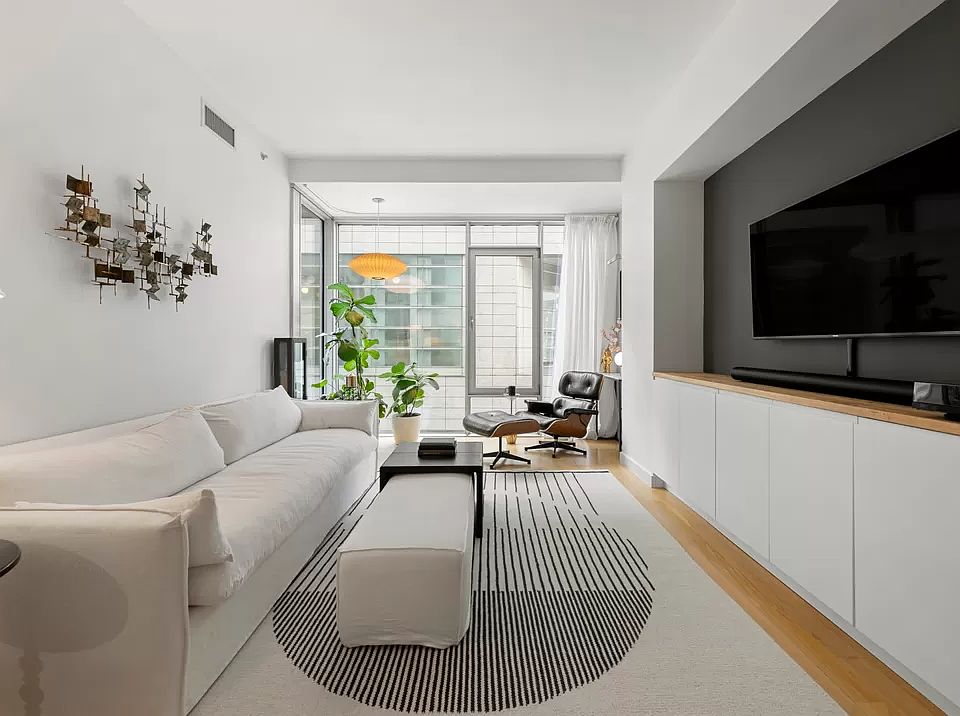 1st image of 50 Franklin St APT 11A