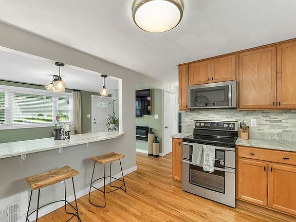 3rd image of 3 Maplewood Avenue