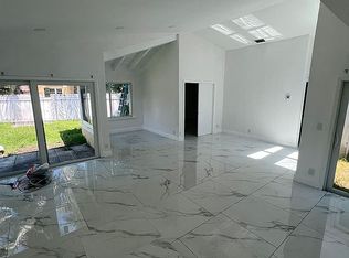 2430 SW 80th Ter, Hollywood, FL 33025