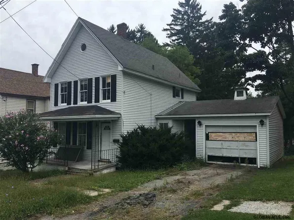 310 Fon Clair St, Johnstown, NY 12095