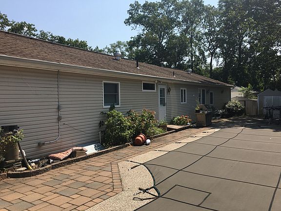 2nd image of 92 Larch Dr