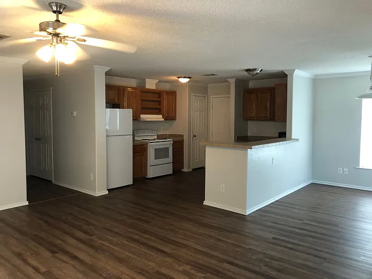 115 Varsity Dr — Photo 44