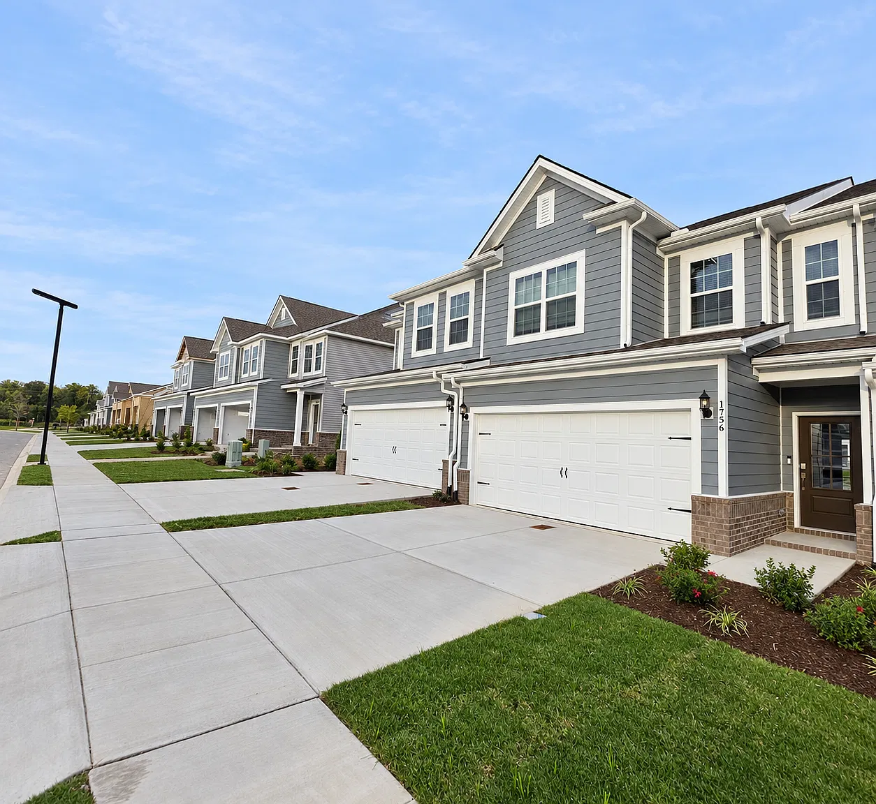 3 bed, 2.5 bath, 1673 sqft, $1,995 — Photo 3