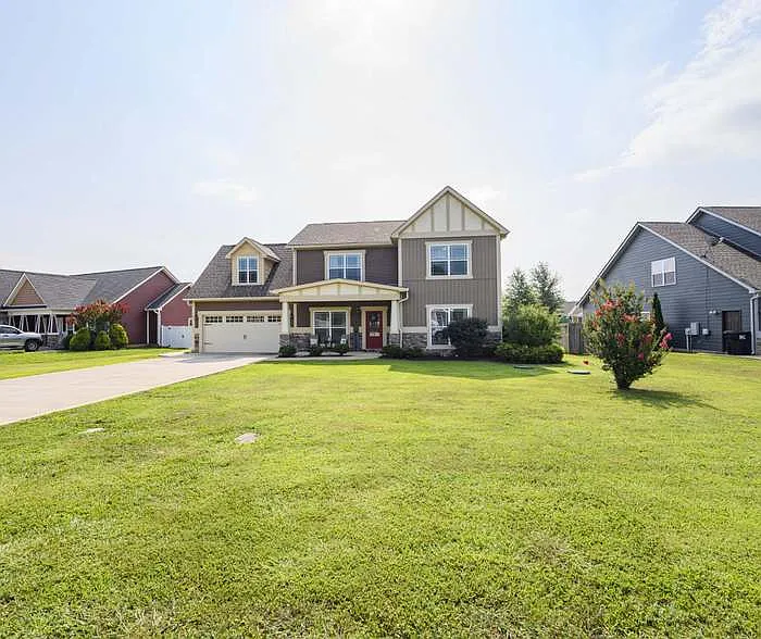 3 bed, 2.5 bath, 2182 sqft, $2,450 — Photo 3