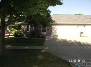 518 N Cedar St, Luverne, MN 56156