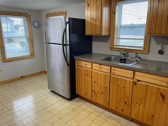 2nd image of 9 Troy Rd