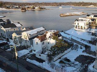 209 Hillspoint Rd, Westport, CT 06880