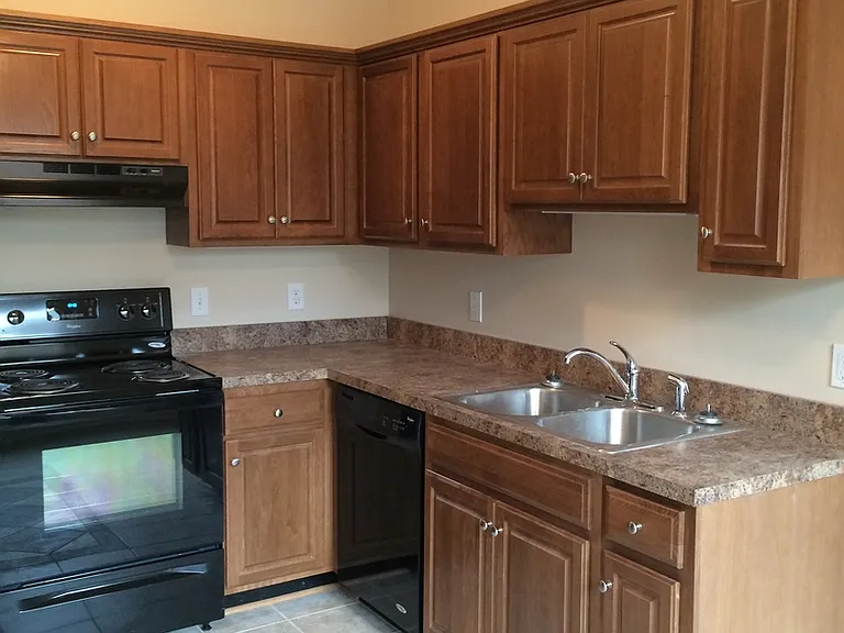 2424 Glenmary Ave — Photo 3