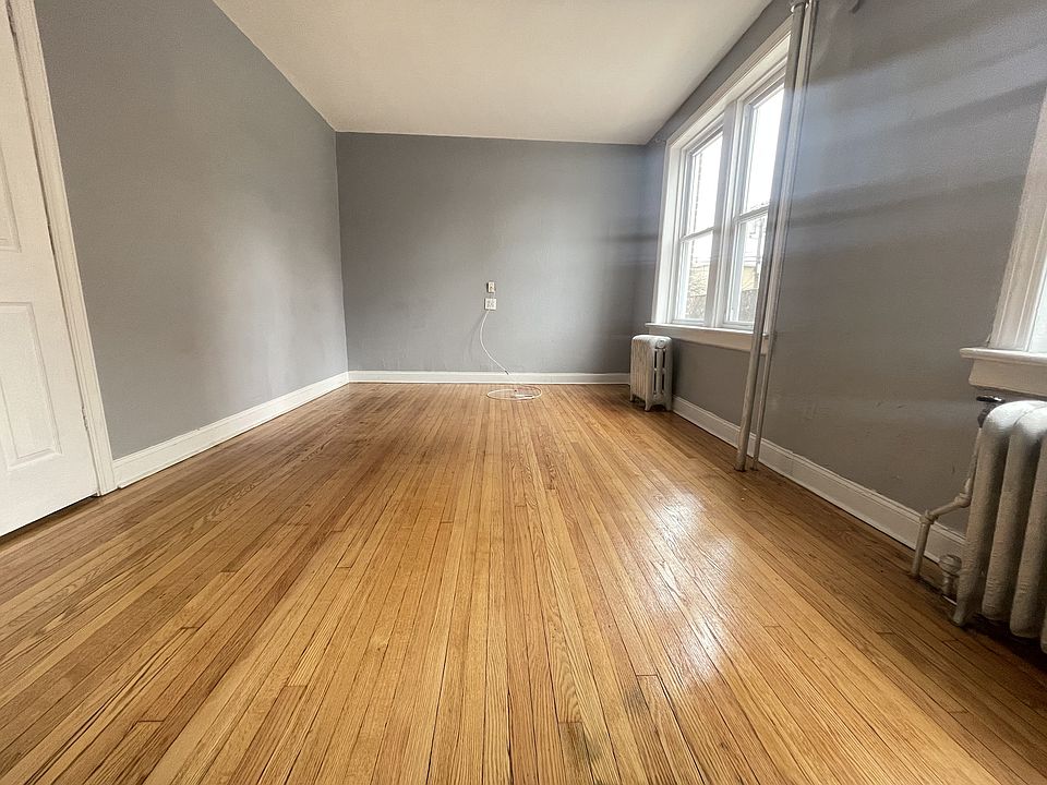 2nd image of 180 Broadway #1E