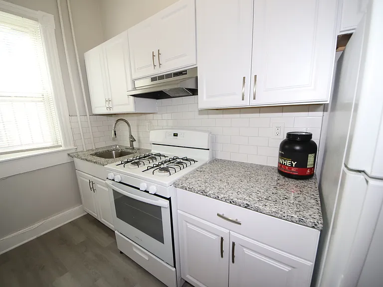 1303 N Calvert St #2R — Photo 8