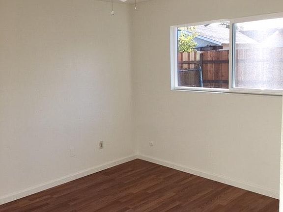 2nd image of 1911 Sierra Ave