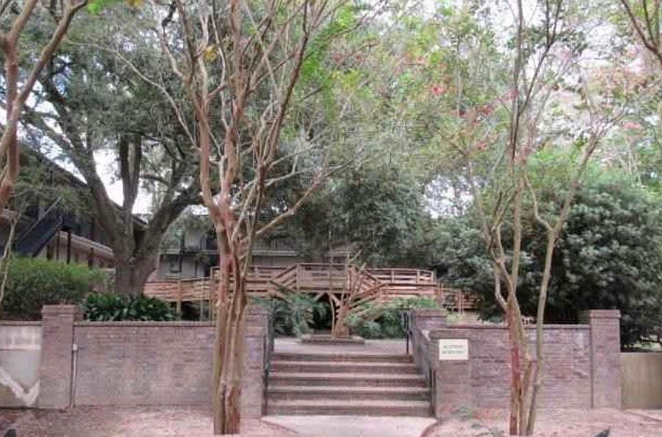 2nd image of 1290 Park Place Blvd #101
