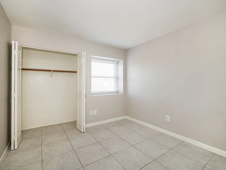 1915 S 39th St #19 — Photo 13