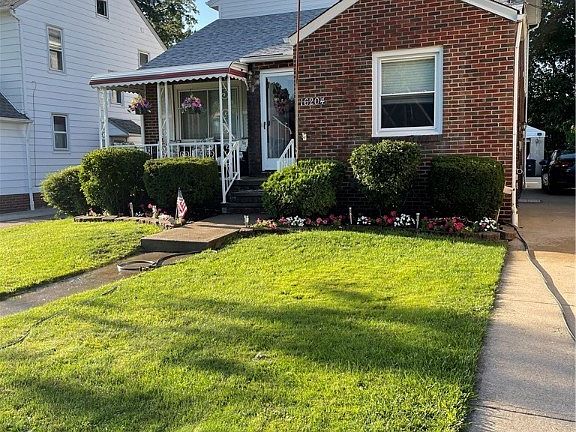 2nd image of 16204 Pearldale Ave