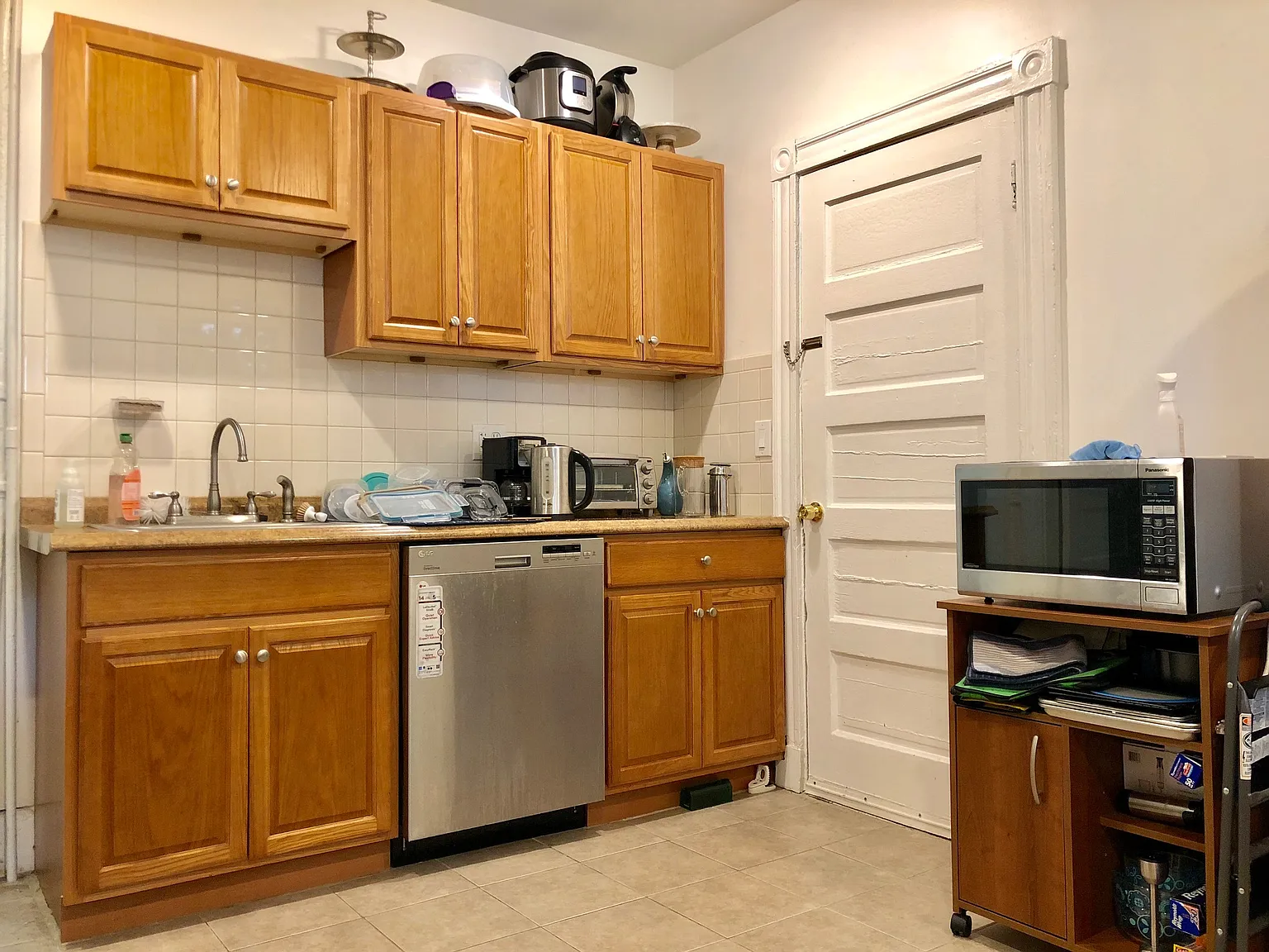 2 bed, 850 sqft, $3,400 — Photo 3