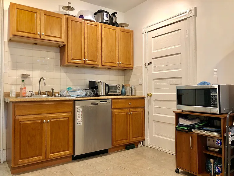 104 Pine St #1 — Photo 3