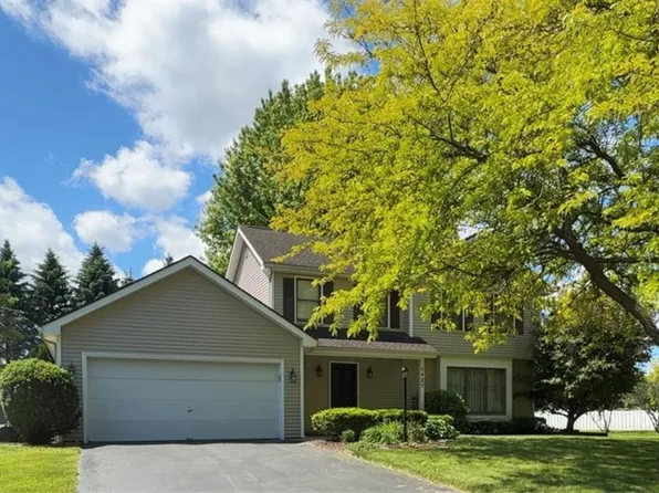 1427 Fieldcrest Dr, Webster, NY 14580