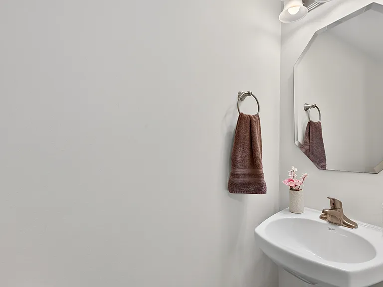 939 Four Seasons Blvd — Photo 15