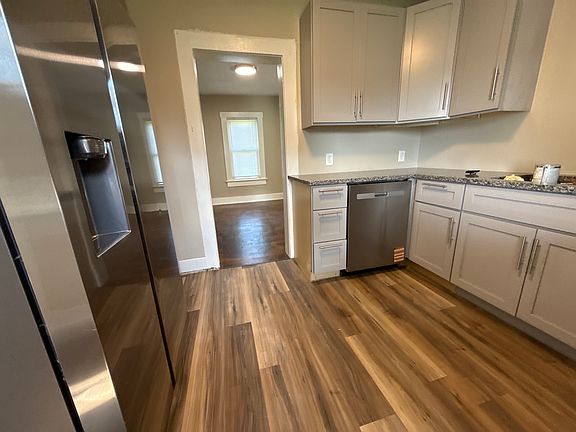 3rd image of 437 Lexington Ave