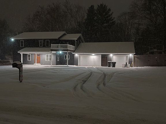 3rd image of 60205 Main St