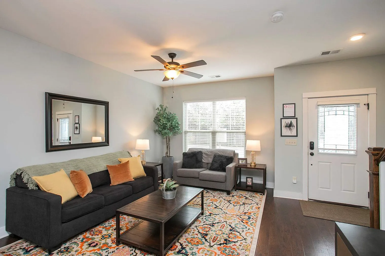 2 bed, 2.0 bath, 1280 sqft, $2,962 — Photo 2