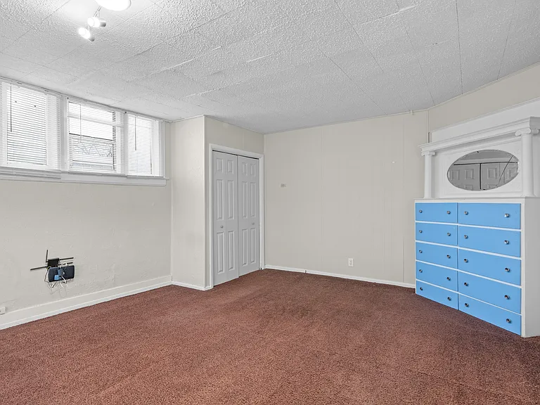 490 N Water Ave #2 — Photo 8